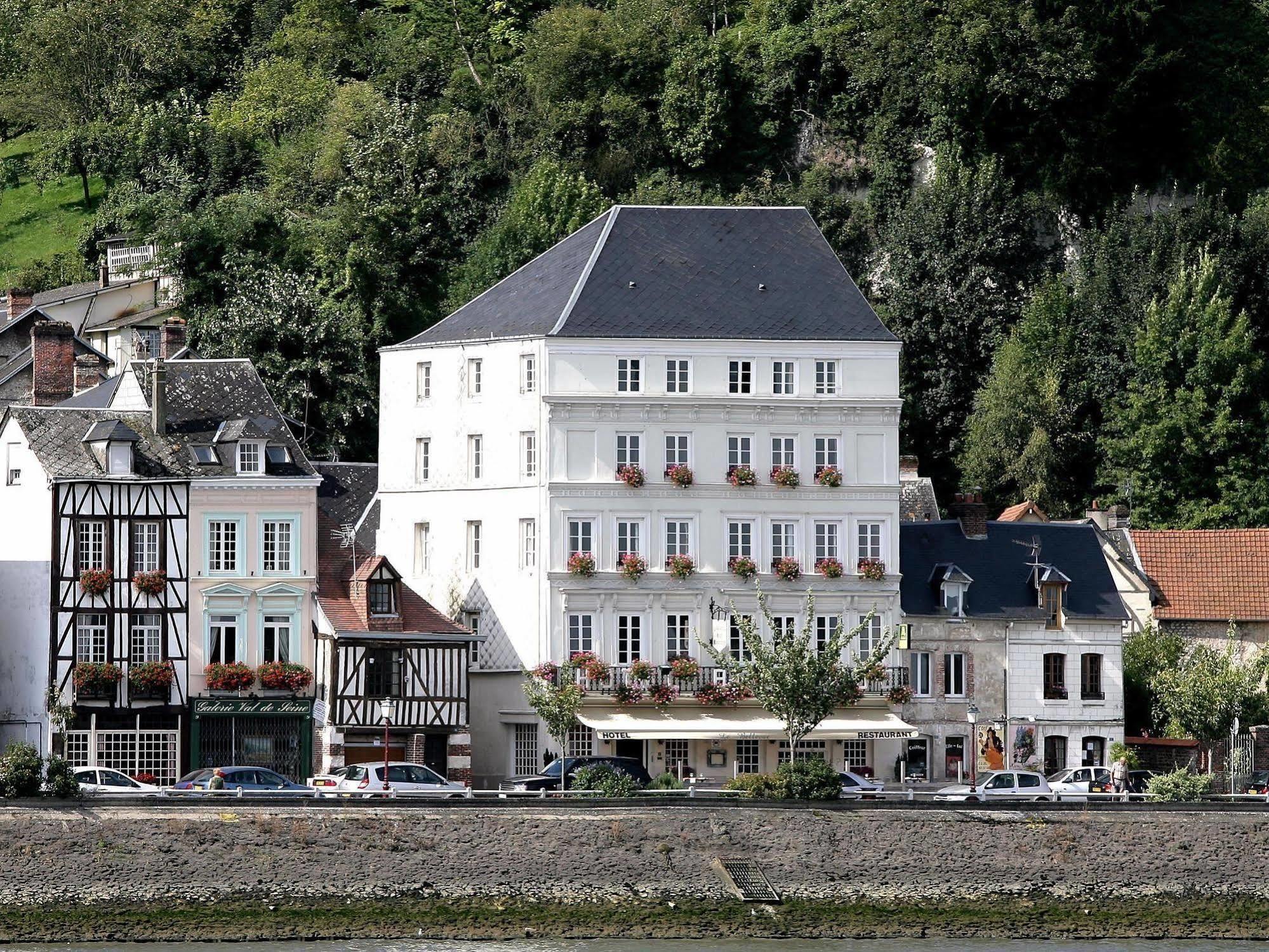 Logis - Hotel & Restaurant Le Bellevue La Bouille Buitenkant foto